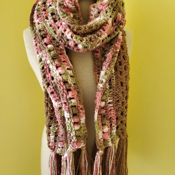 ☘️HP☘️ Crochet Pink Camo Mega Scarf/New - Picture 1 of 6